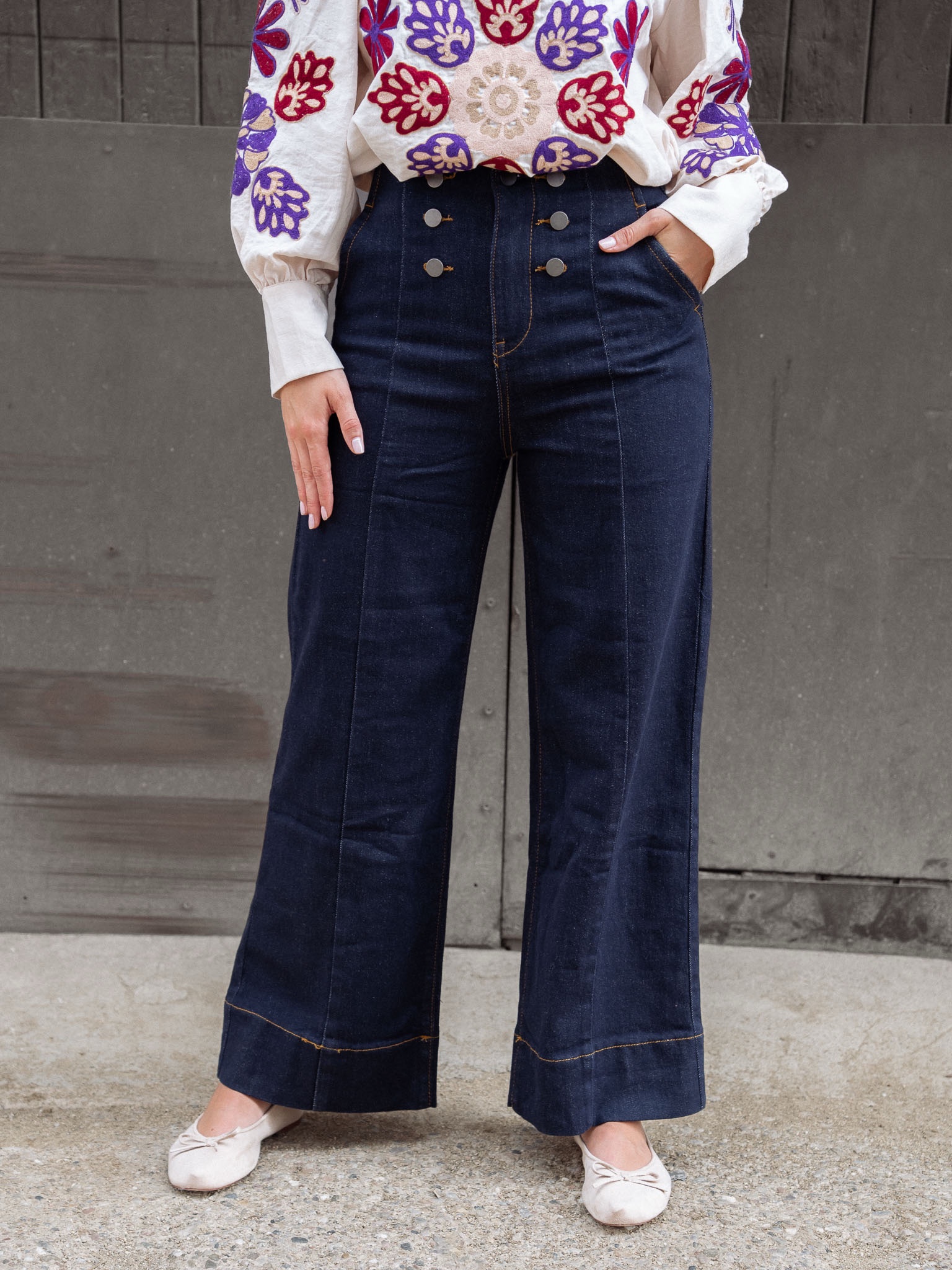 WIDE LEG JEANS TIRO ALTO