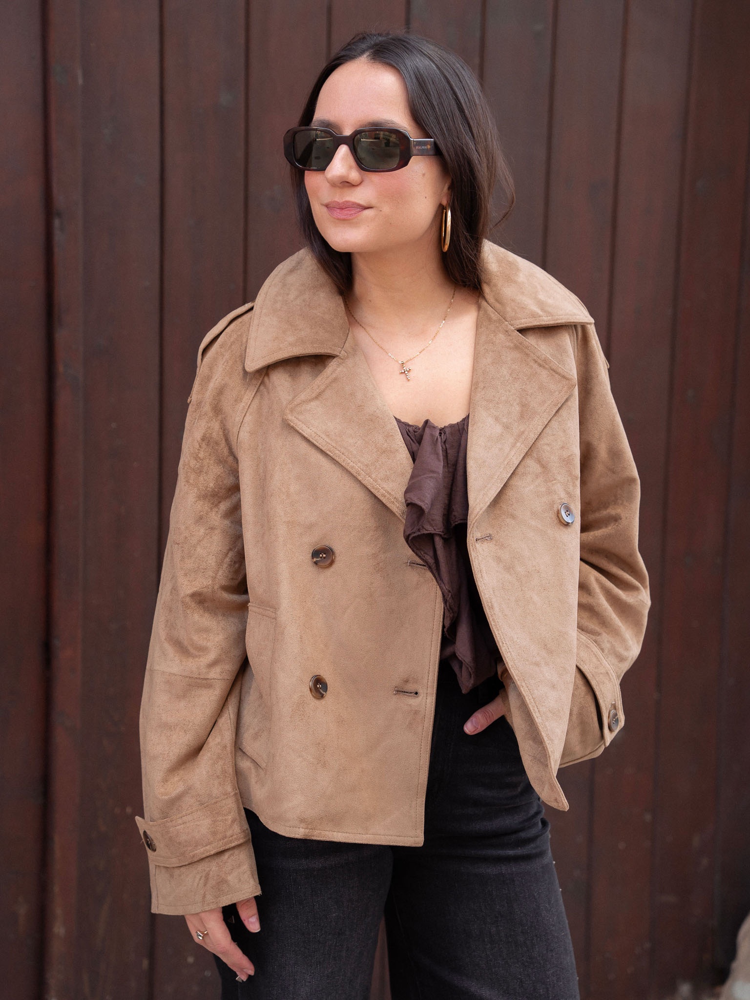 TRENCH CORTO EFECTO ANTE