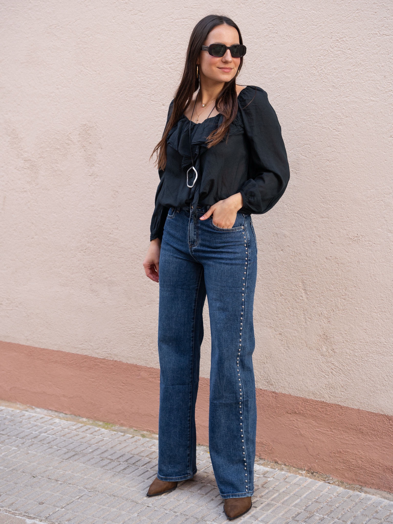 JEANS WIDE LEG TACHUELAS
