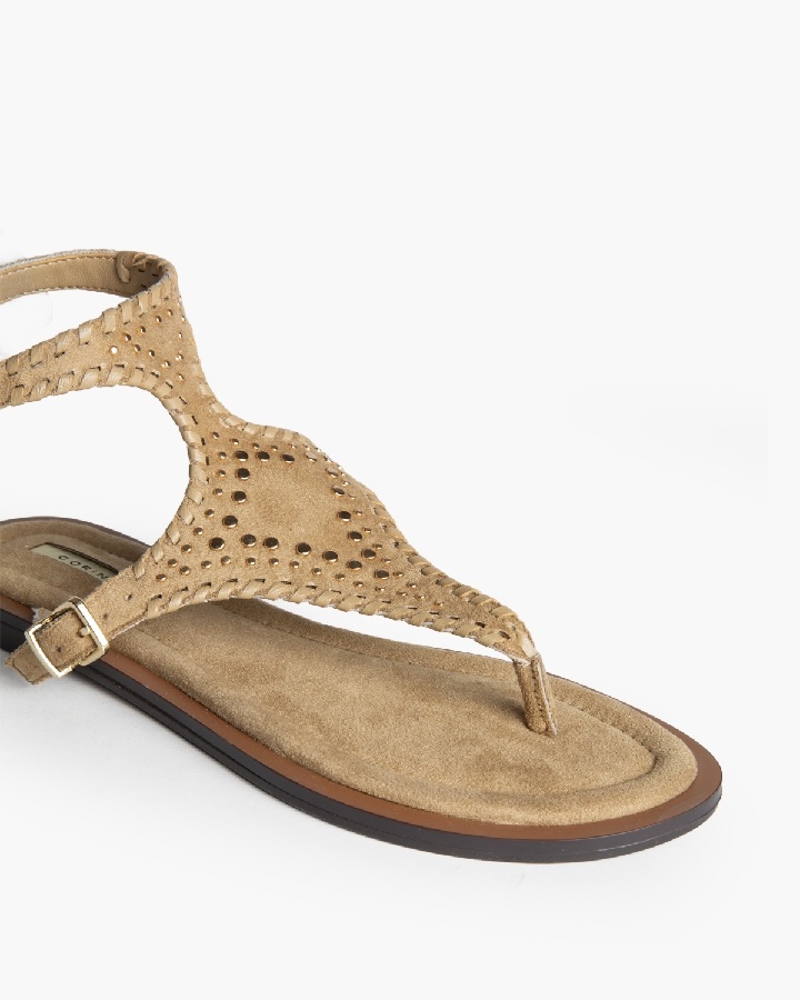 SANDALIA CAMEL TACHUELAS - Imagen 5